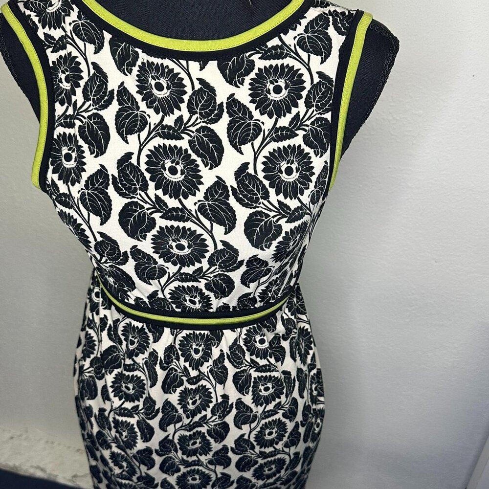 Max Studio women's S sleeveless dress multicolor floral scoop neck